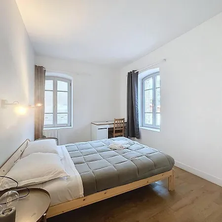 Lägenhet Immeuble Ideal Groupe - Gare A Proximite 19 Pers Clermont-Ferrand